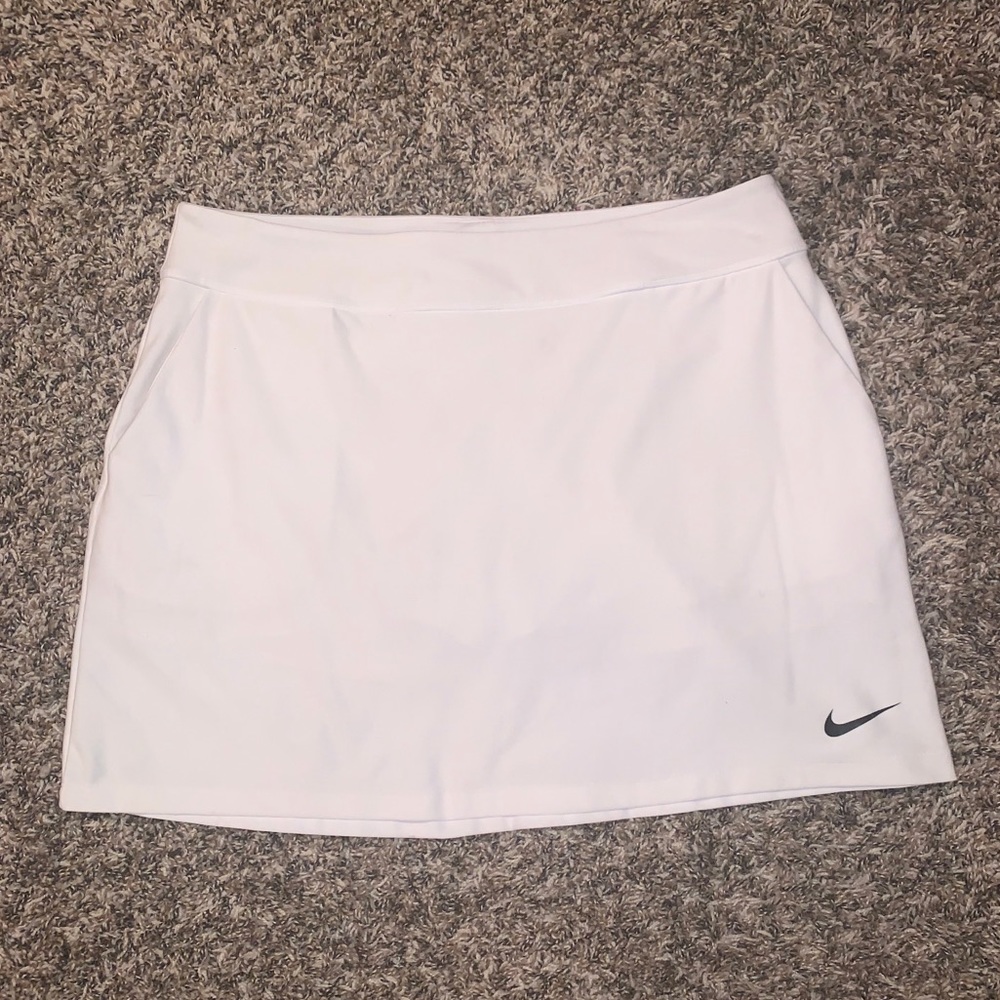 White Nike athletic skort—size large, golf, tennis